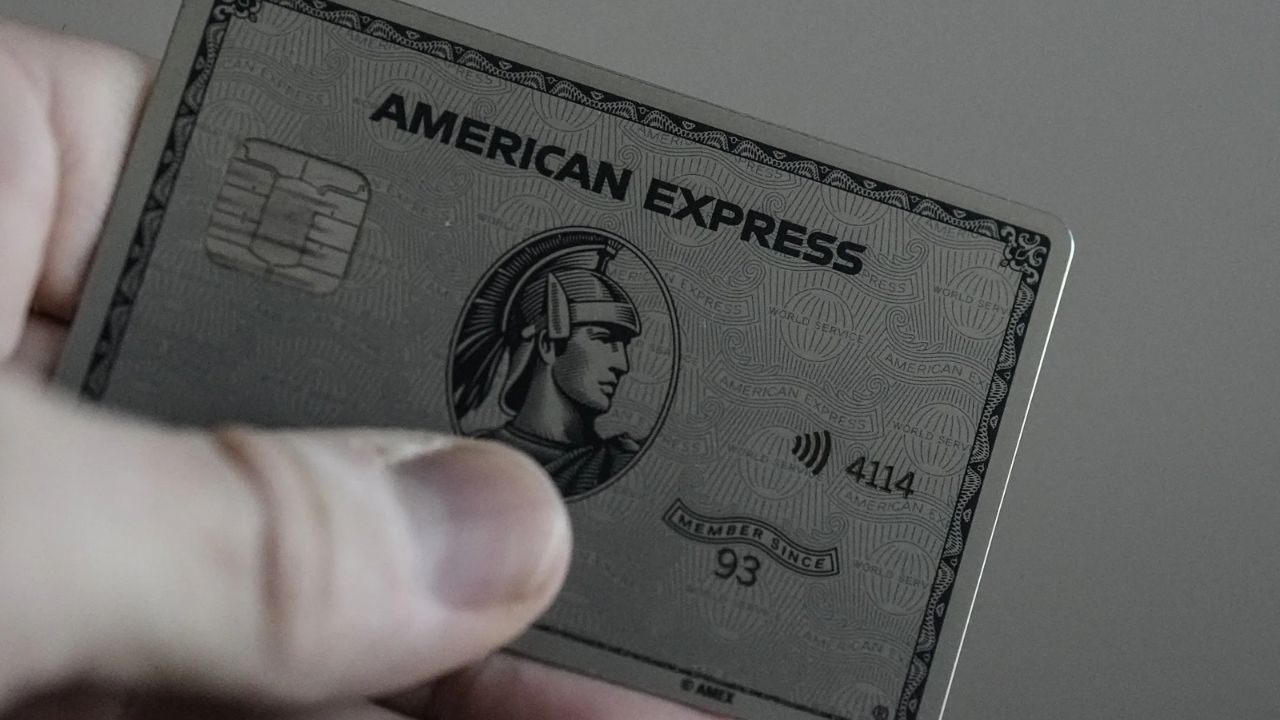 Chase Sapphire vs Amex Platinum: The 2026 Premium Card Showdown