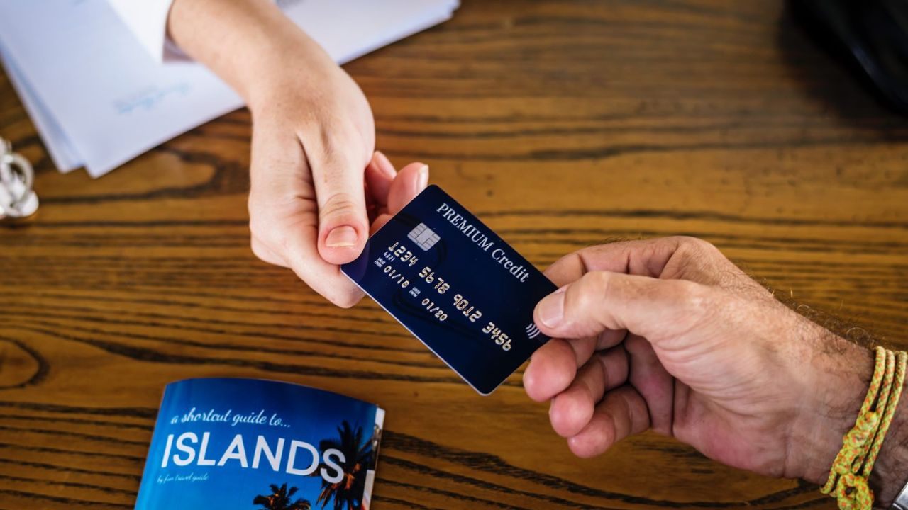 How to Leverage Sign-up Bonuses for Your Next Vacation