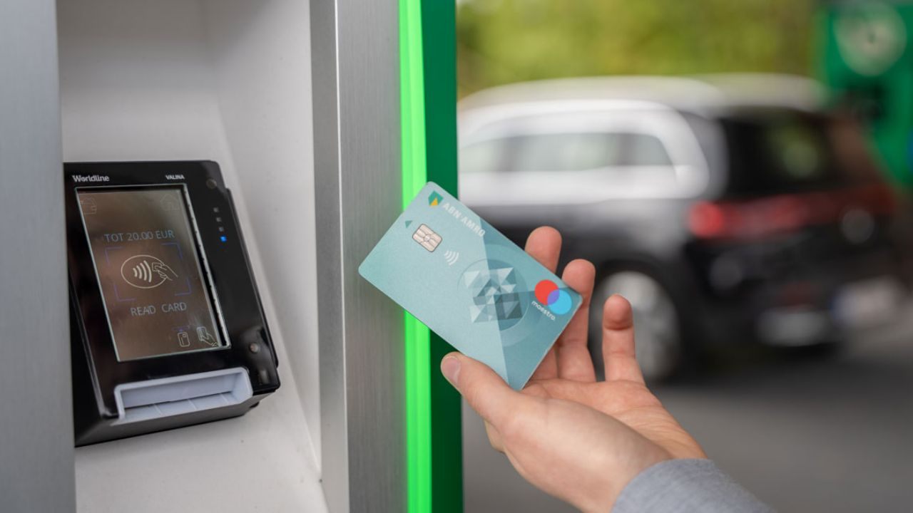 The Best Credit Cards for Gas and Electric Vehicle Charging in 2026