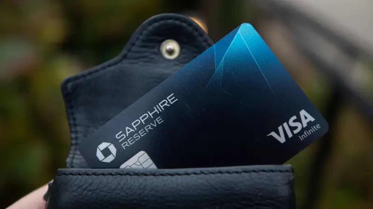 Chase Sapphire vs Amex Platinum: The 2026 Premium Card Showdown